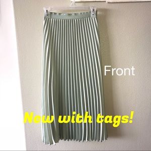 H&M Pleated Skirt